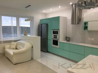 kuhnya-na-zakaz-s-fasadami-sayerlack-ot-proizvoditelya-840-foto-1