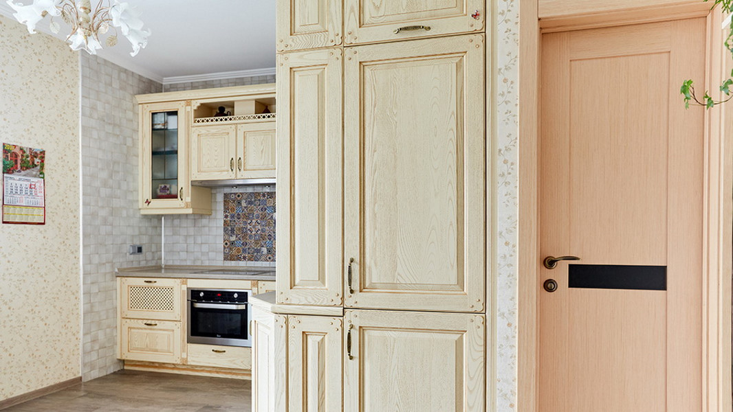 kuhnya-v-klassicheskom-stile-na-zakaz-ot-proizvoditelya-foto-661-2